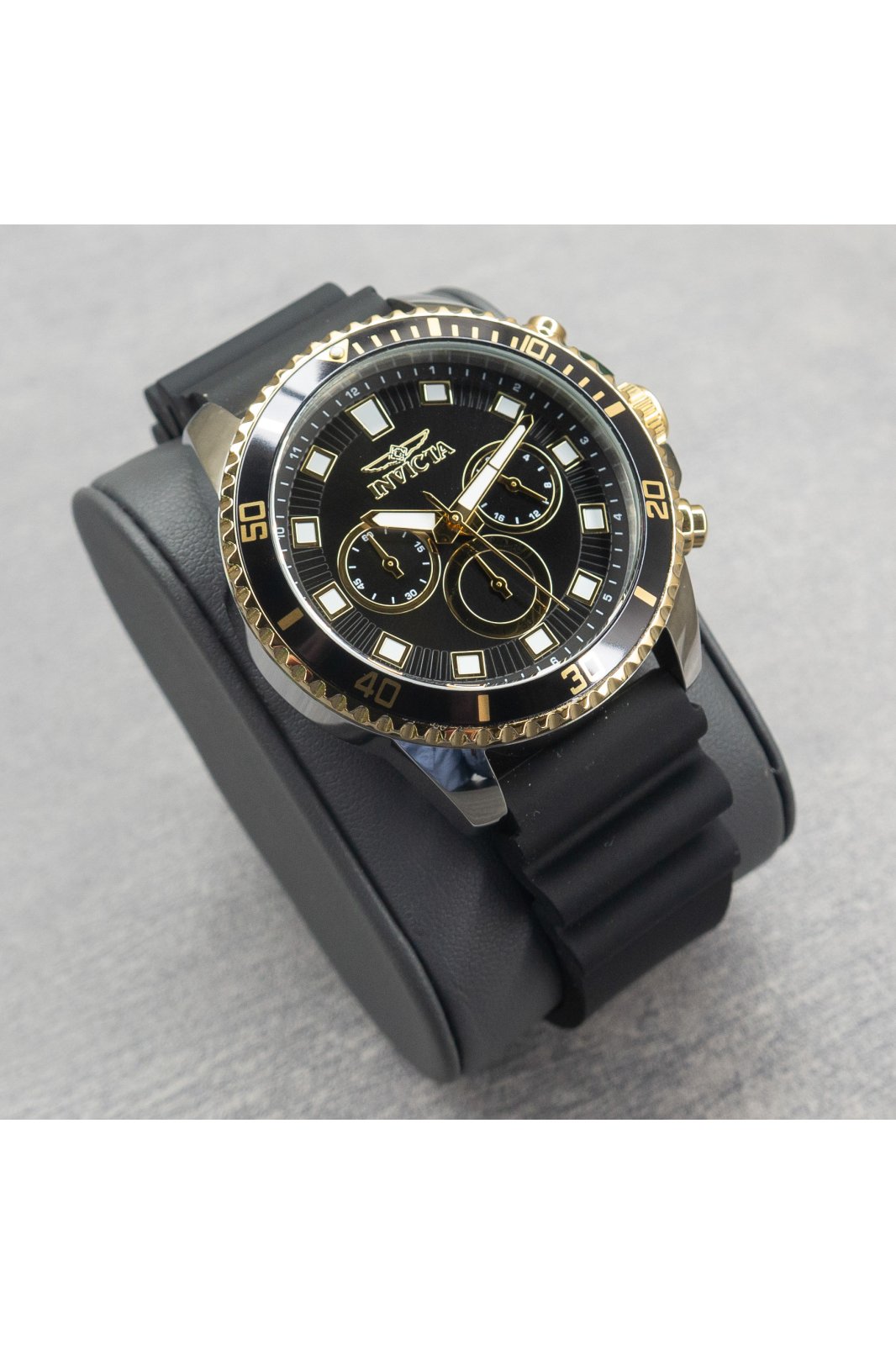 Orologio da uomo Invicta Pro Diver cronografo cinturino in silicone quadrante nero al quarzo 46119