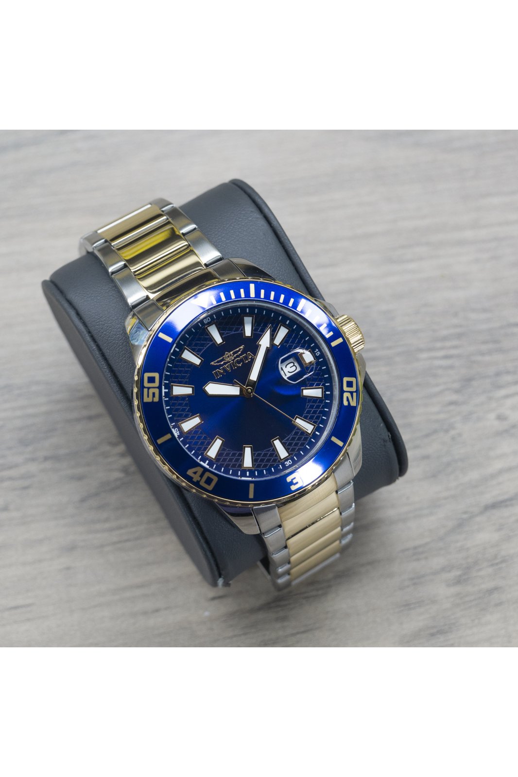 Invicta Pro Diver 46071 Men's Watch - Quartz Movement - Stainless Steel with Blue Dial - 45 mm