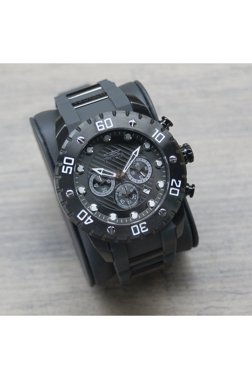 Invicta Pro Diver 28765 – Orologio Uomo Quarzo, Cassa 50 Mm, Quadrante Nero, Impermeabile 30 Bar