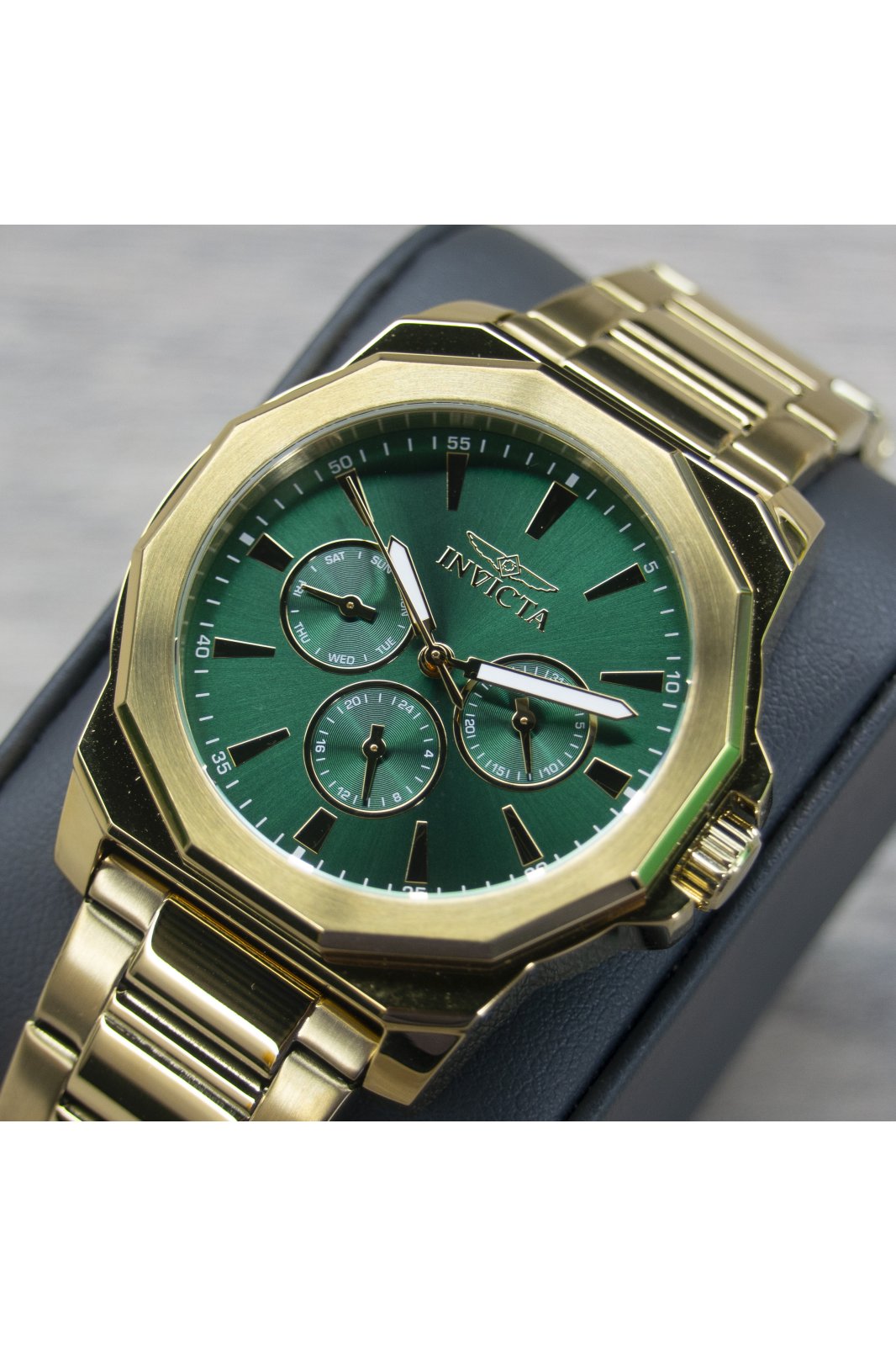 Invicta Speedway 46856 Moška ura - Quartz mehanizem - Nerjaveče jeklo z zelenim številčnico - 42 mm