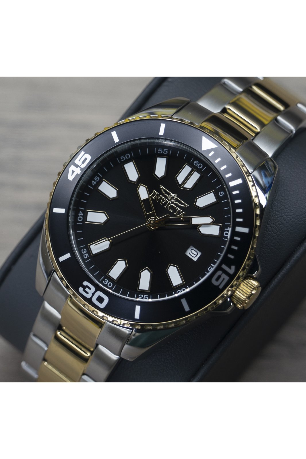 Invicta Pro Diver 46319 Men's Watch - Quartz Movement - Stainless Steel with Black Dial - 43 mm