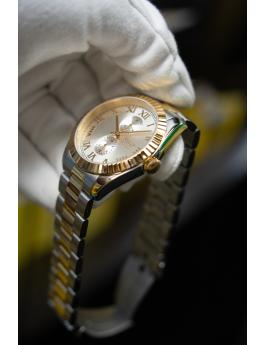 Invicta Specialty 47426 Reloj para Hombre - Movimiento de Cuarzo - Acero Inoxidable con Esfera Plateada - 43 mm