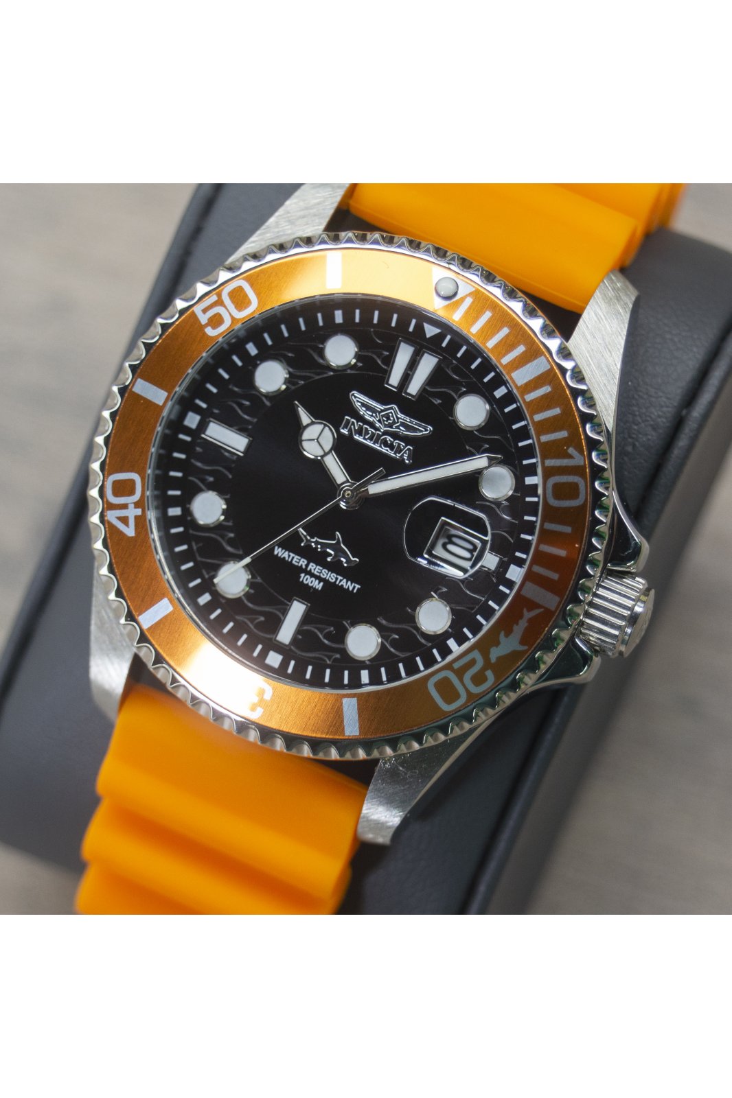 Invicta Pro Diver 47162 Men's Quartz Watch - 43 mm