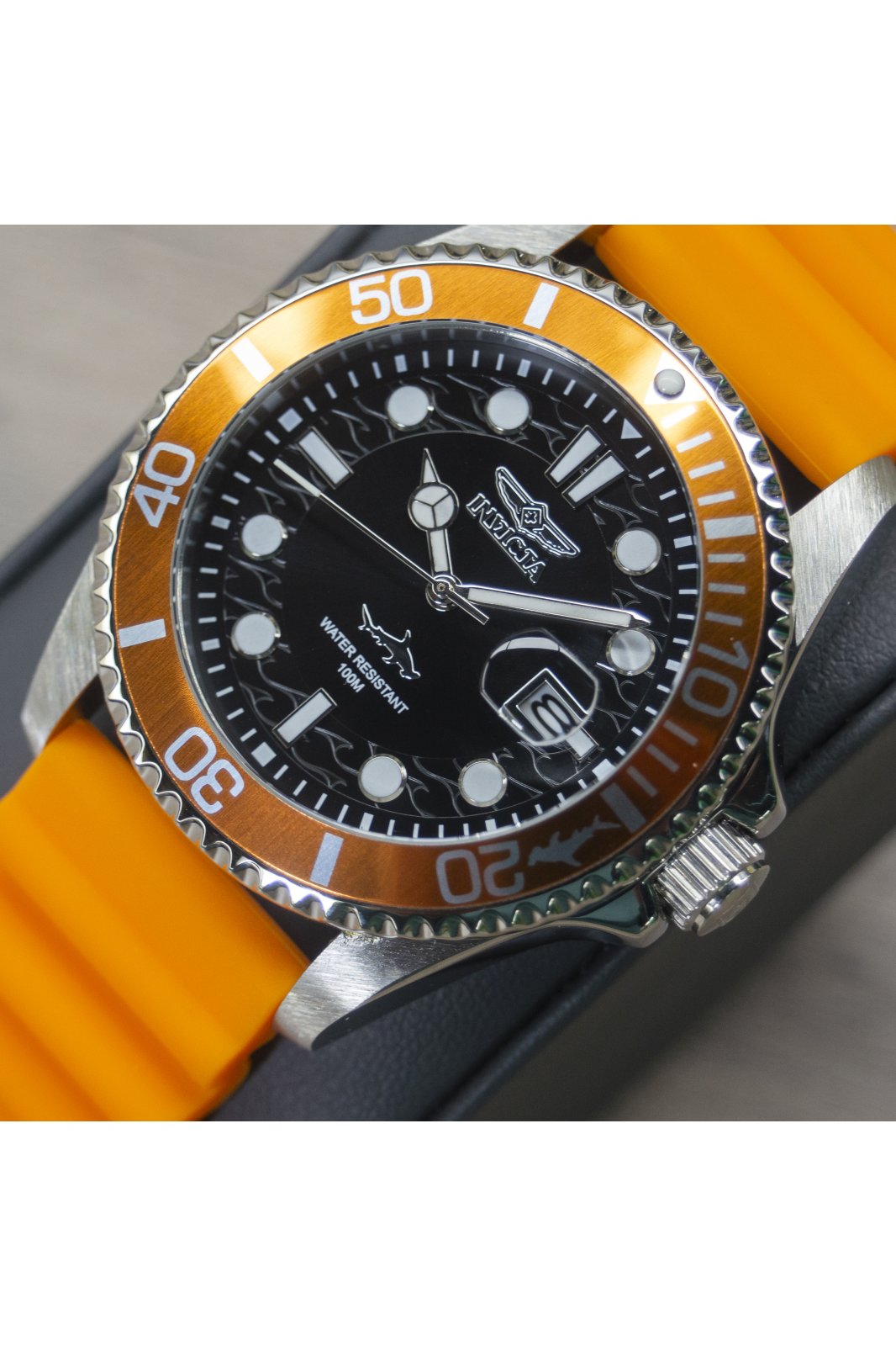 Invicta Pro Diver 47162 Men's Quartz Watch - 43 mm