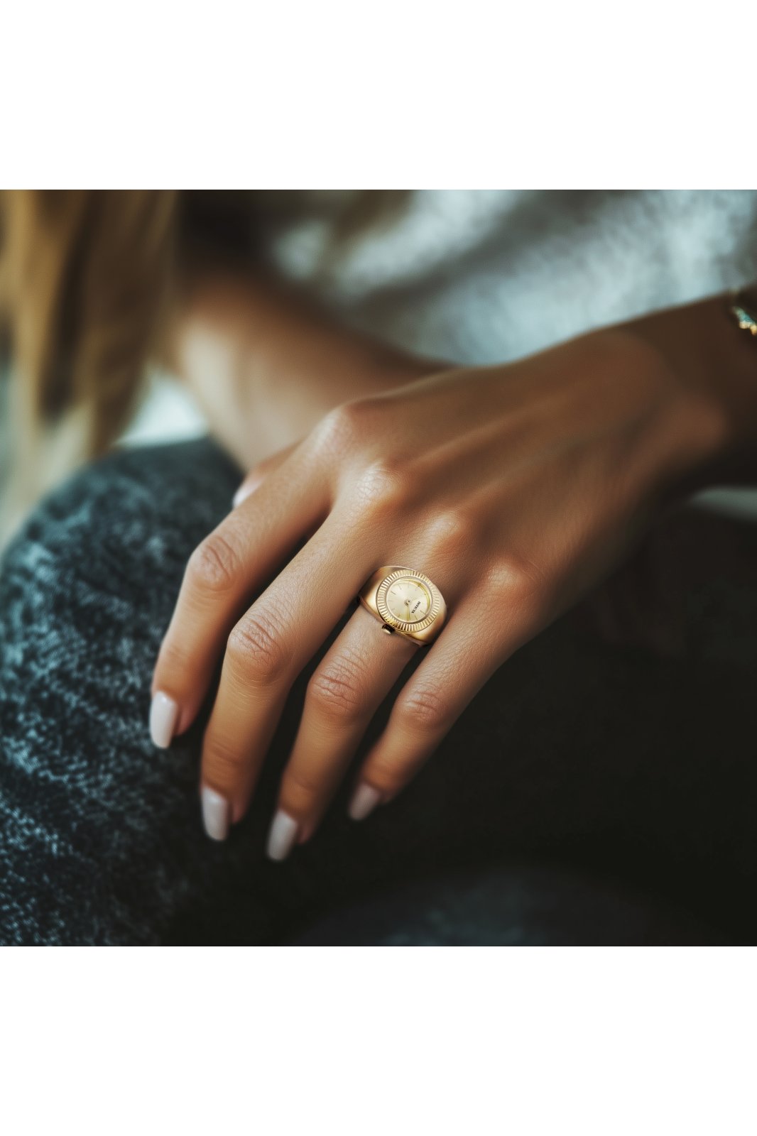 Invicta Mini 48947 Relógio Feminino - Movimento de Quartzo - Aço Inoxidável com Mostrador Dourado - 17 mm