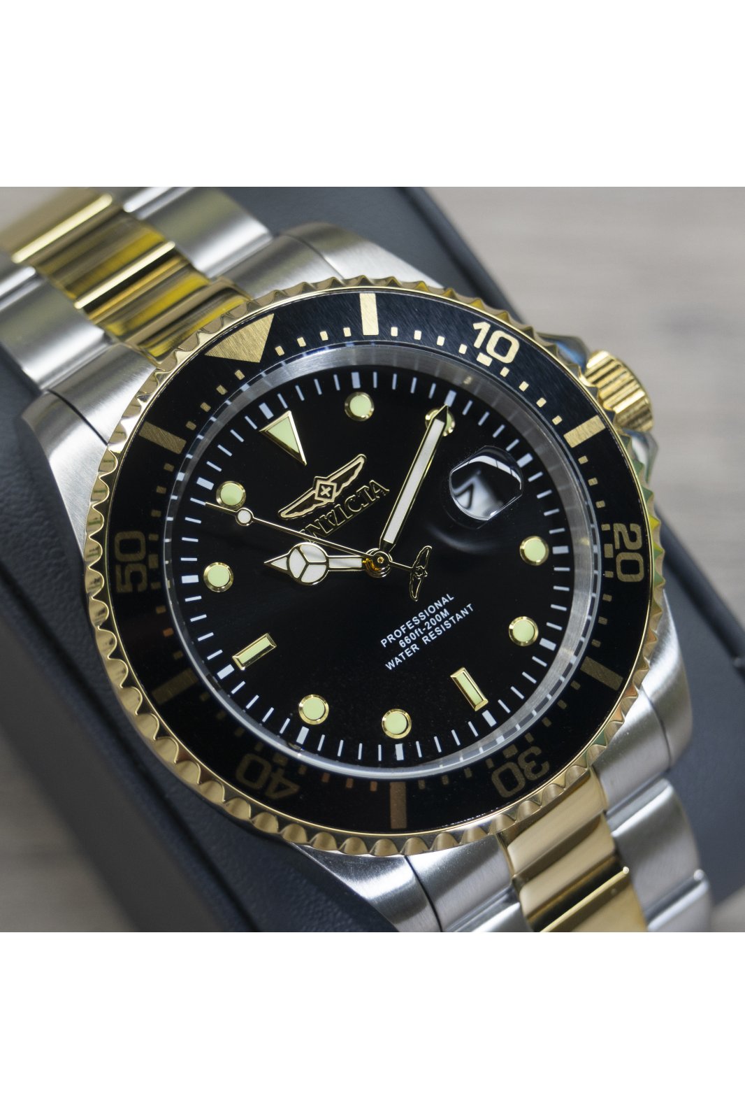 Invicta Pro Diver 22057 Reloj de Hombre - Movimiento de Cuarzo - Acero Inoxidable con Esfera Negra - 43 mm