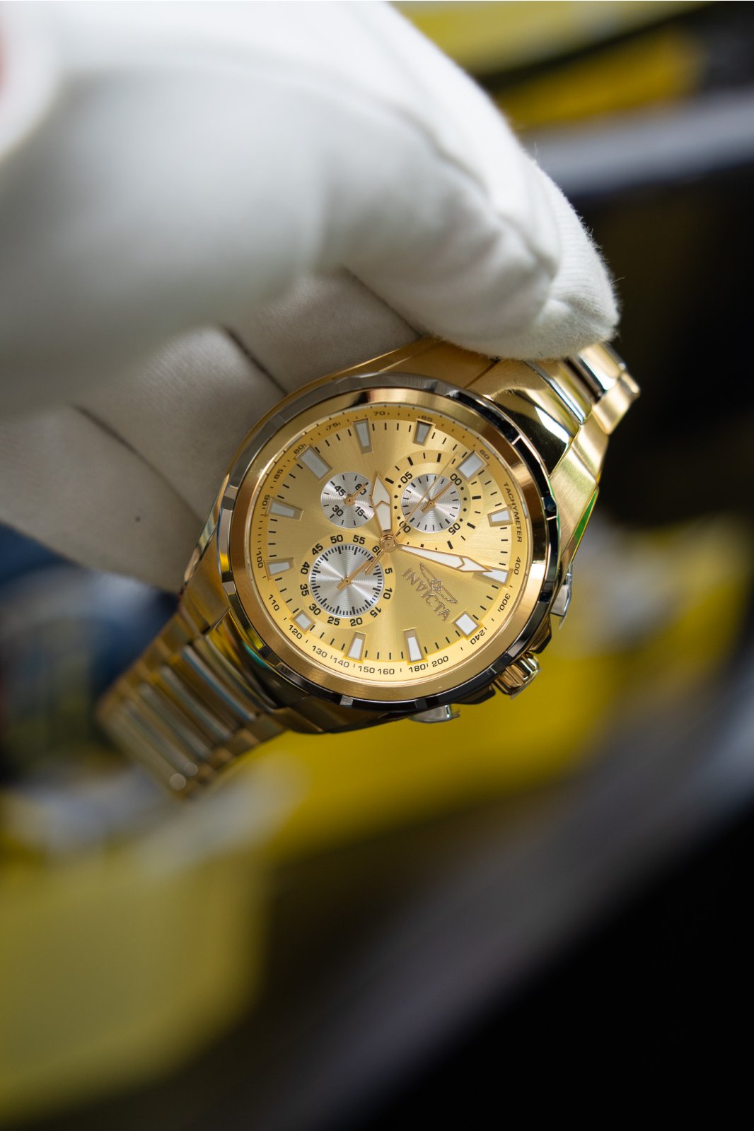 Invicta Sea Vulture 49085 Herrenuhr - Quarzwerk - Edelstahl mit goldenem Zifferblatt - 46 mm