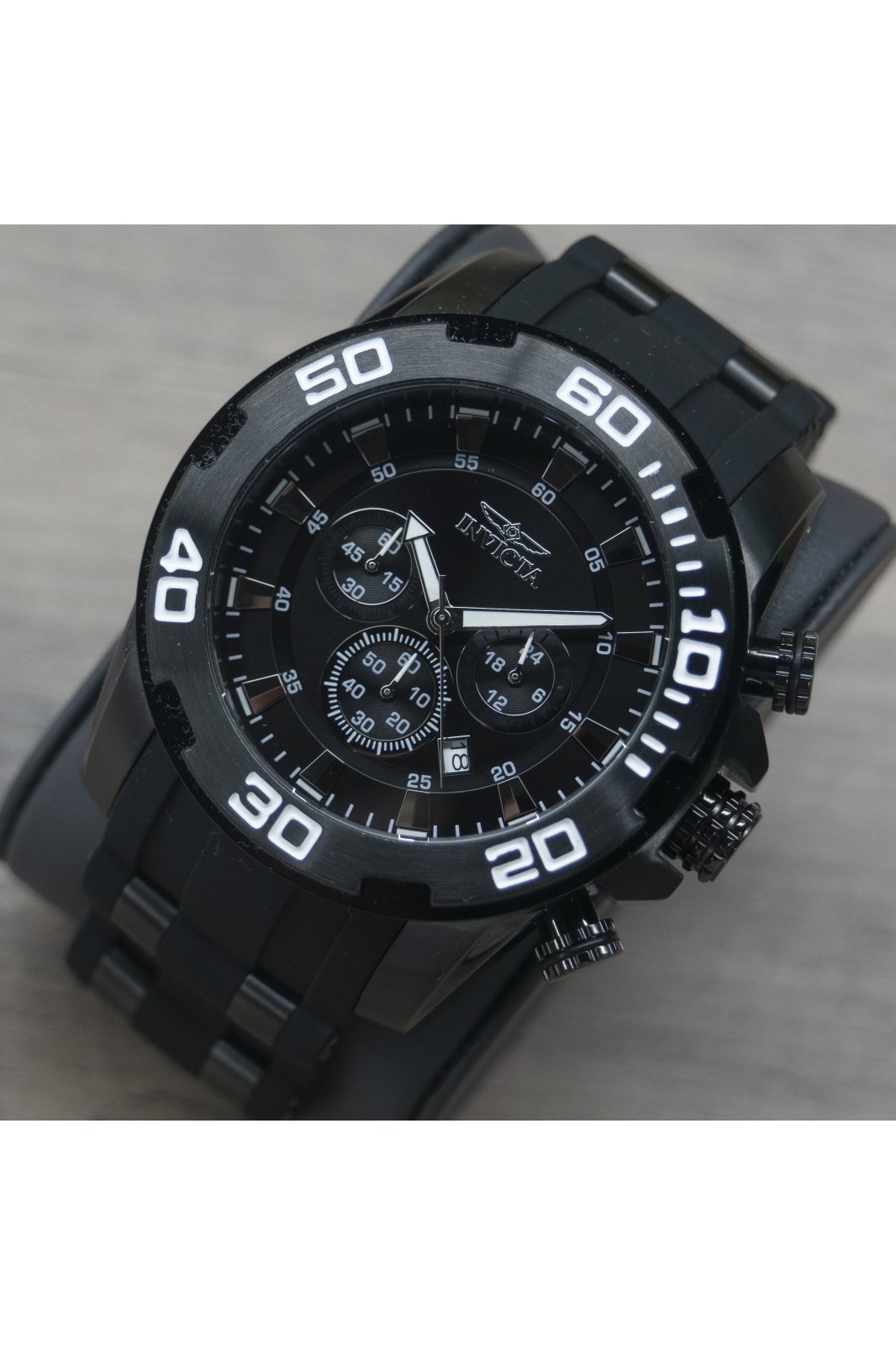 Invicta Pro Diver - SCUBA 22338 Men's Watch - Quartz Movement - Stainless Steel with Black Dial - 50 mm
