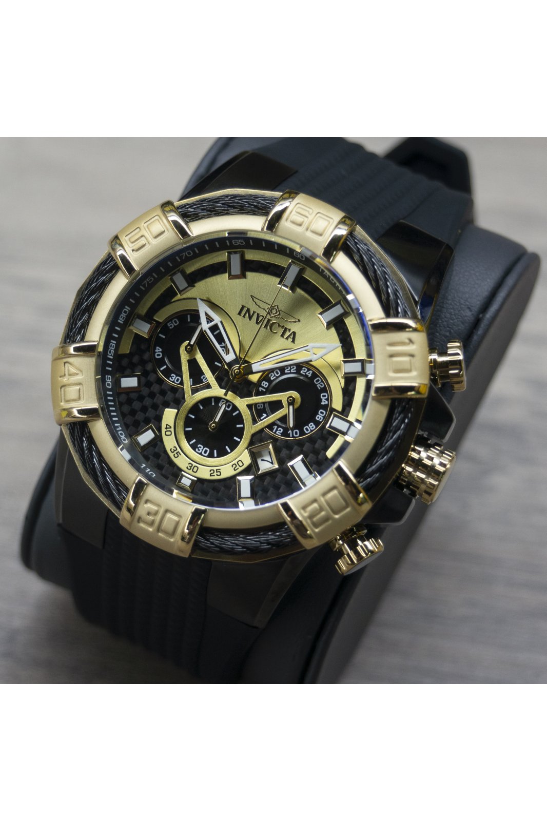 Invicta Bolt 24699 Montre Homme - Mouvement Quartz - Acier Inoxydable avec Cadran Doré - 52 mm