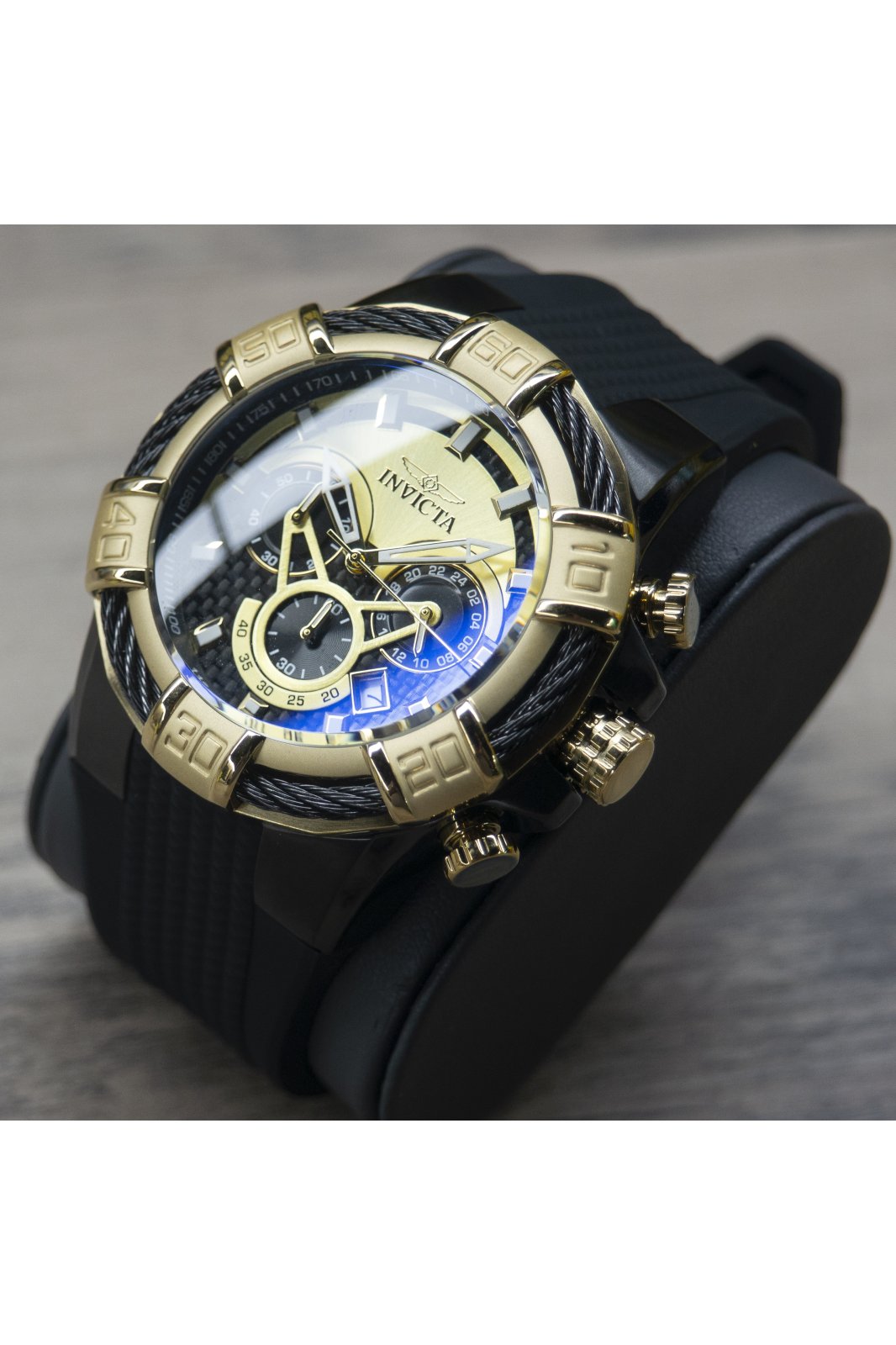 Invicta Bolt 24699 Montre Homme - Mouvement Quartz - Acier Inoxydable avec Cadran Doré - 52 mm