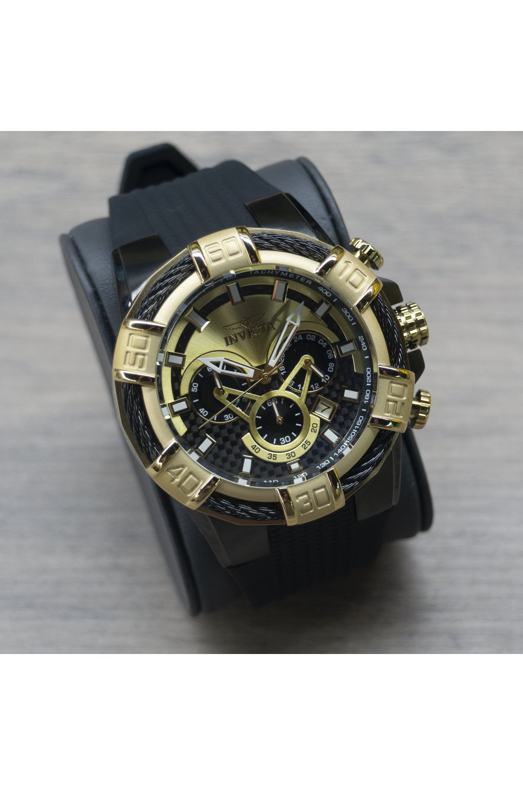 Invicta Bolt 24699 Montre Homme - Mouvement Quartz - Acier Inoxydable avec Cadran Doré - 52 mm