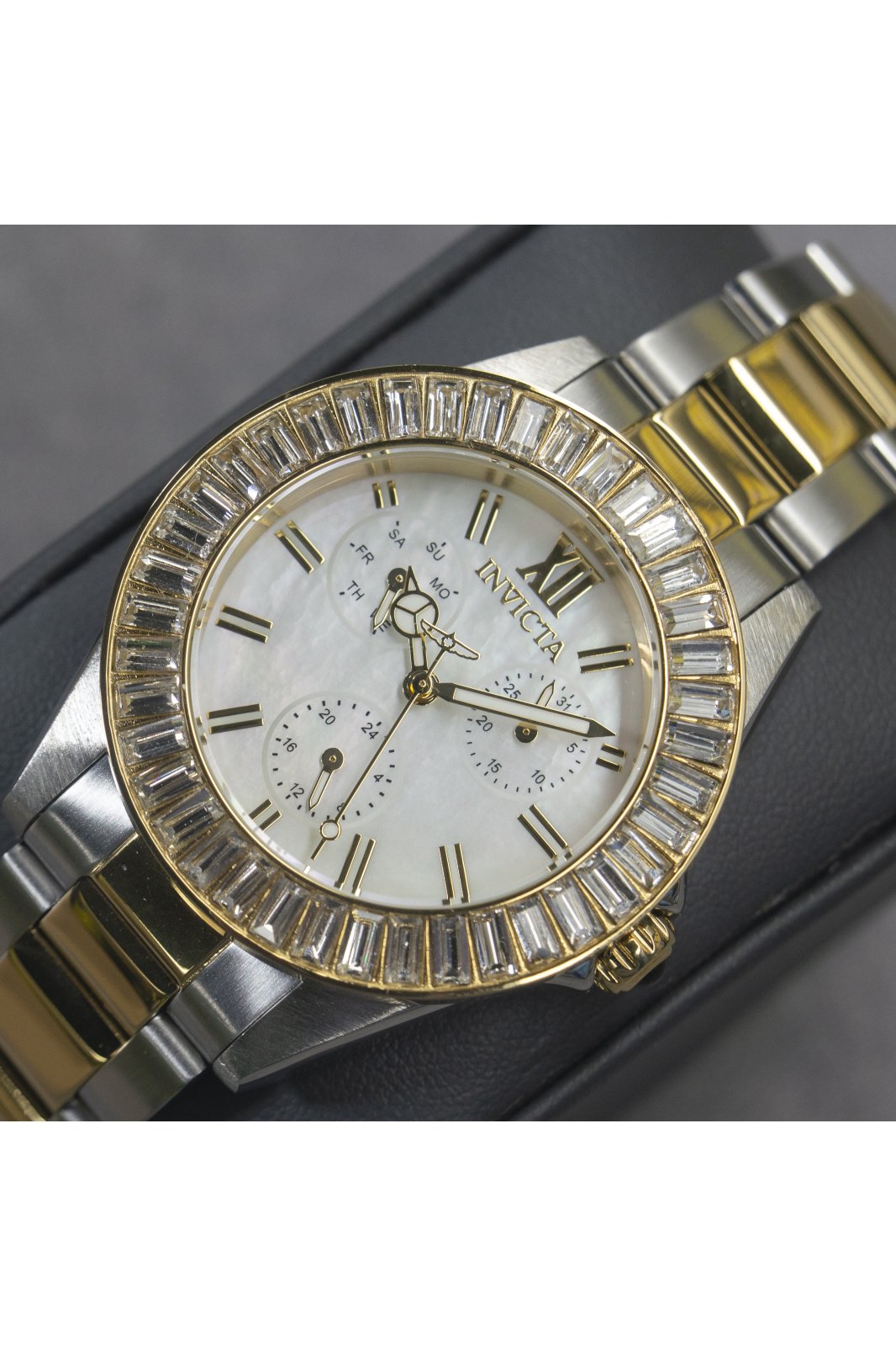 Invicta Angel 28451 Montre Femme - Mouvement Quartz - Acier Inoxydable avec Cadran Nacré - 38 mm